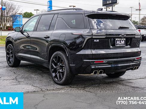 Used 2024 Chevrolet Traverse RS image 8