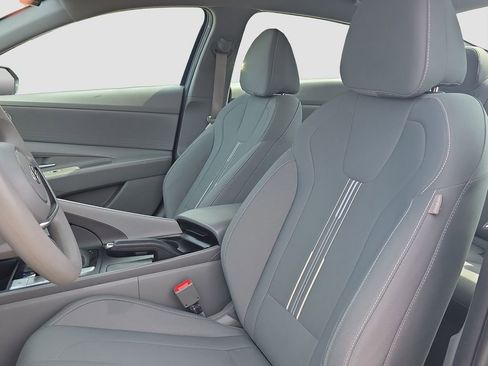 Used 2023 Hyundai Elantra SEL FWD image 7