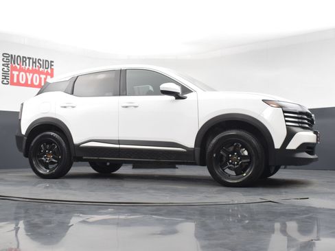 Used 2025 Nissan Kicks SV w/ Illumination Package FWD image 29