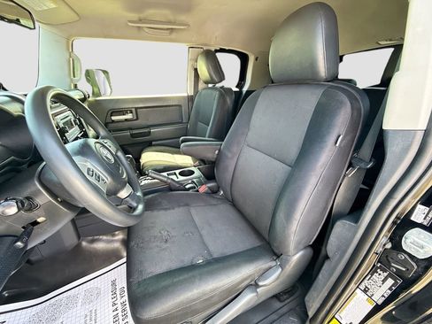 Used 2013 Toyota FJ Cruiser 4WD image 20