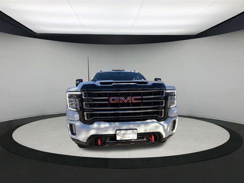 Used 2022 GMC Sierra 2500 AT4 image 2