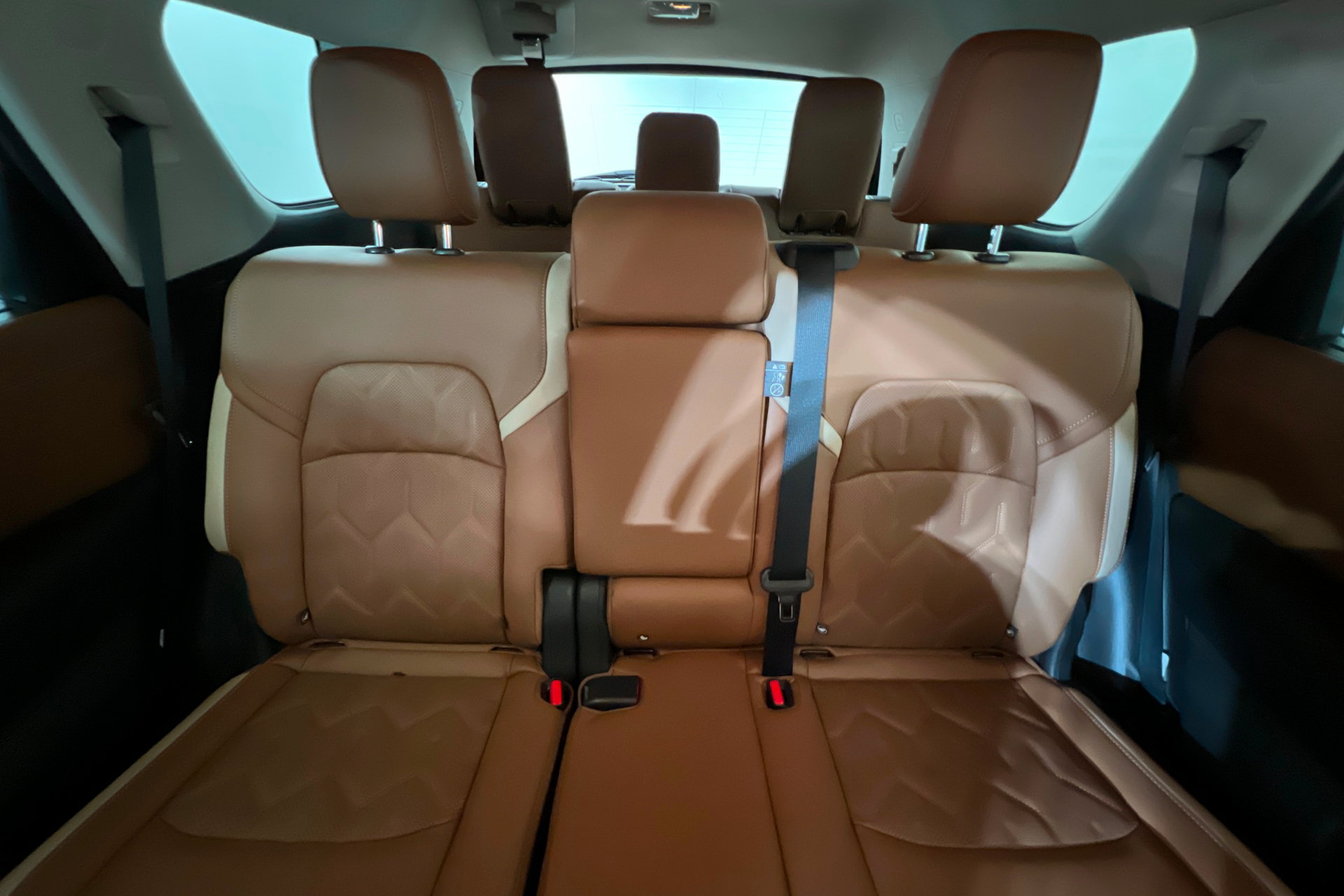 New 2026 Nissan Pathfinder Platinum w/ Cargo Package AWD/4WD image 26
