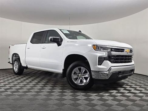 Used 2025 Chevrolet Silverado 1500 LT AWD/4WD image 1