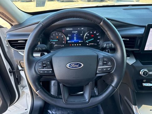 Used 2020 Ford Explorer XLT w/ Equipment Group 202A image 14
