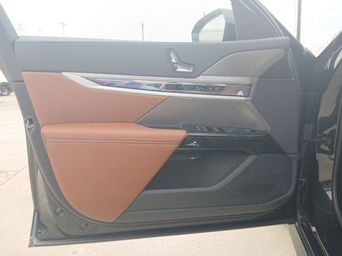 New 2025 BMW i7 xDrive60 image 19