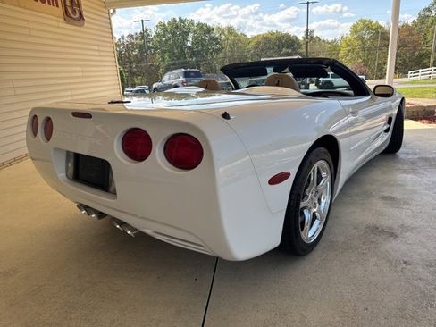 Used 2002 Chevrolet Corvette Convertible w/ Preferred Equipment Group1 image 18