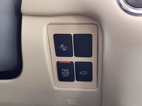 Used 2018 Lexus LX 570 4WD w/ Luxury Package image 14