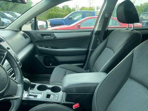 Used 2019 Subaru Outback 2.5i Premium AWD/4WD image 9