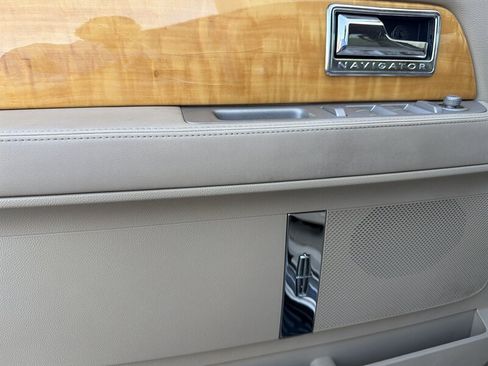 Used 2008 Lincoln Navigator 2WD image 27