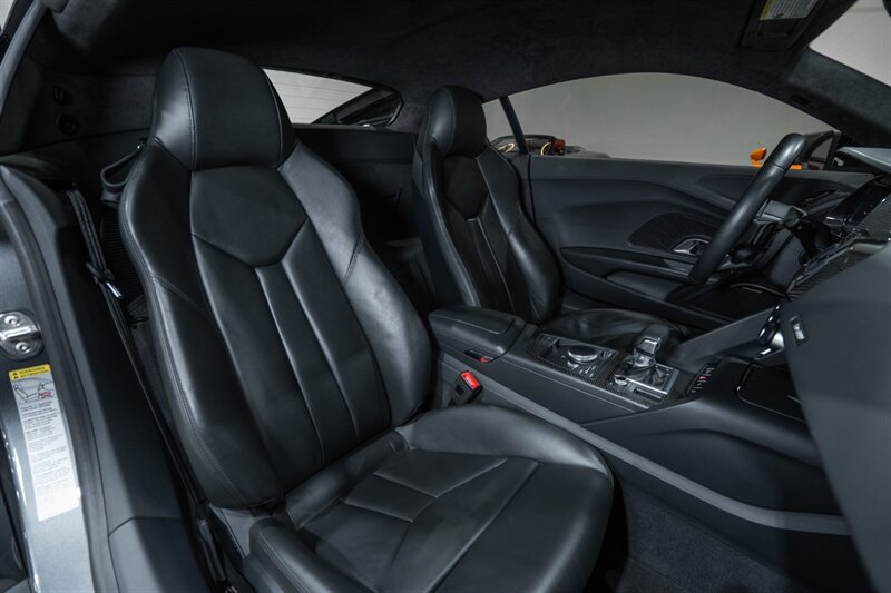 Used 2018 Audi R8 V10 RWD image 29