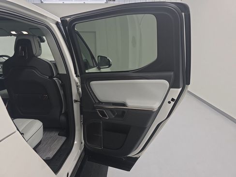 Used 2023 Rivian R1T Adventure AWD/4WD image 19