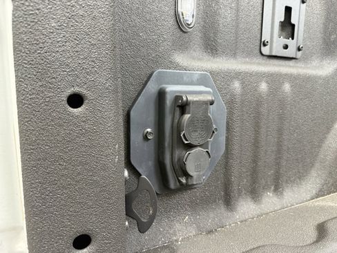 Used 2023 Ford F450 Platinum image 9