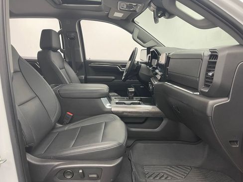 Used 2024 Chevrolet Silverado 1500 LTZ w/ LTZ Convenience Package II AWD/4WD image 33