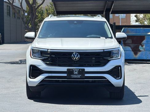 Used 2024 Volkswagen Atlas SEL Premium R-Line AWD/4WD image 9