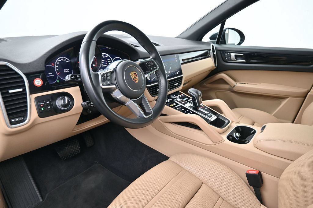 Certified 2022 Porsche Cayenne Platinum Edition AWD/4WD image 4