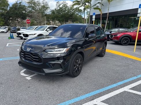 Used 2023 Honda HR-V Sport image 11