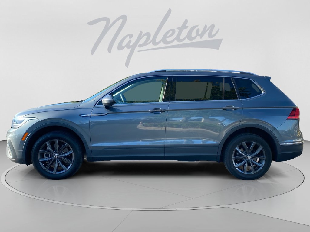 Used 2023 Volkswagen Tiguan SE FWD image 2
