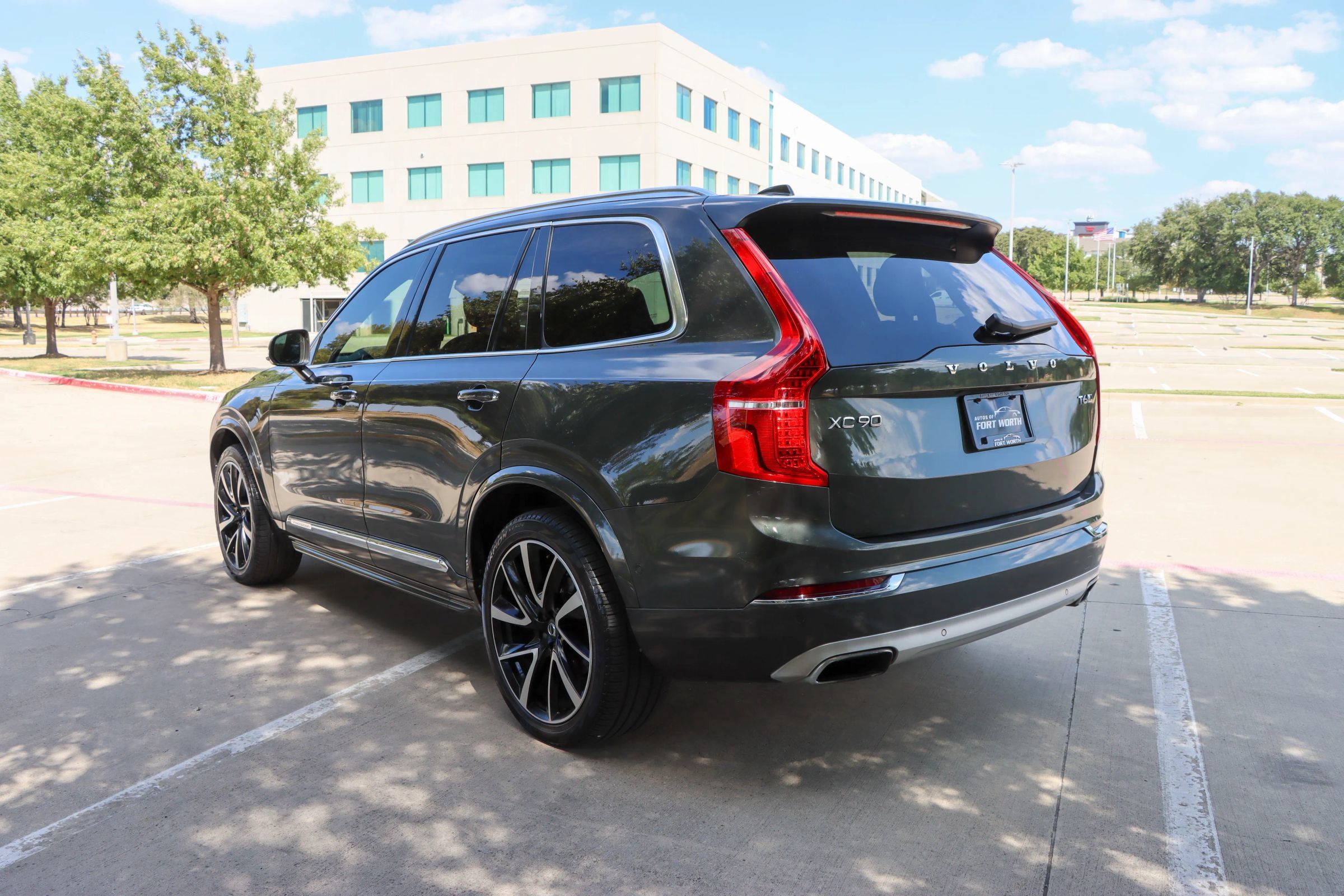 Used 2018 Volvo XC90 T6 Inscription w/ Convenience Package AWD/4WD image 4