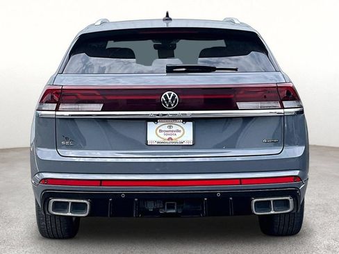 Used 2024 Volkswagen Atlas Cross Sport SEL R-Line AWD/4WD image 5
