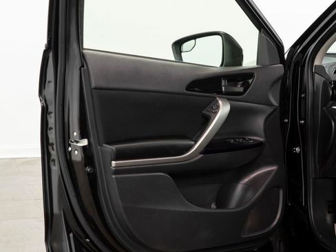 Used 2024 Mitsubishi Eclipse Cross LE image 6