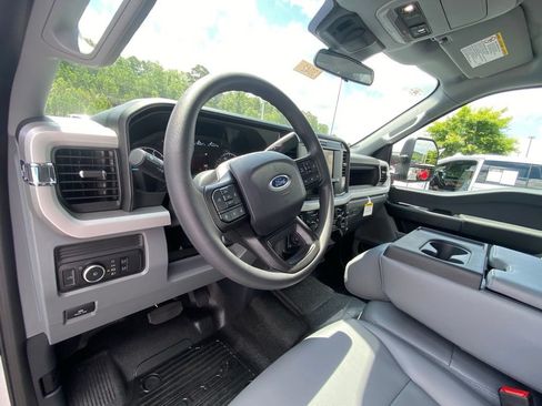 New 2026 Ford F250 XL w/ XL Chrome Package AWD/4WD image 9