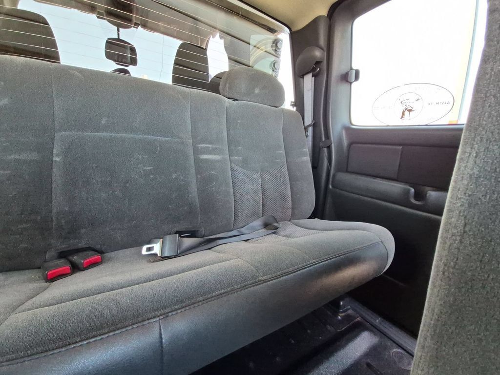 Used 2004 Chevrolet Silverado 2500 LS w/ Skid Plate Package AWD/4WD image 7