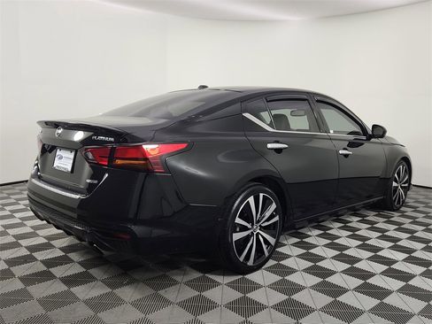 Used 2020 Nissan Altima 2.0 Platinum image 5