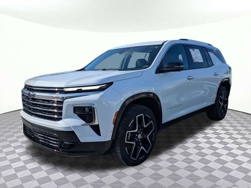 Used 2026 Chevrolet Traverse High Country w/ LPO, Floor Liner Package FWD image 7