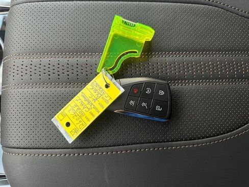 New 2026 Chevrolet Suburban High Country image 32