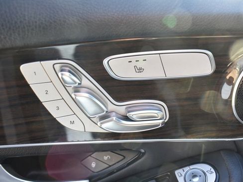 Used 2020 Mercedes-Benz GLC 300 4MATIC image 13