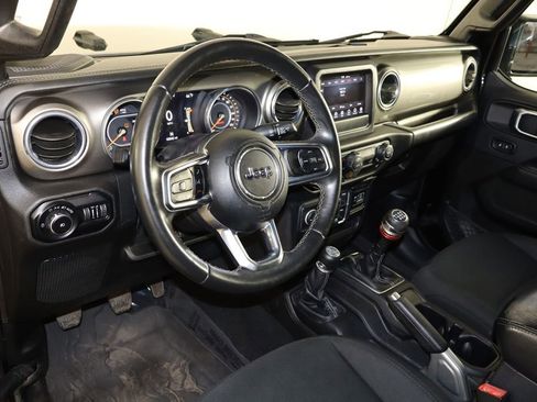 Used 2018 Jeep Wrangler Unlimited Sahara image 24