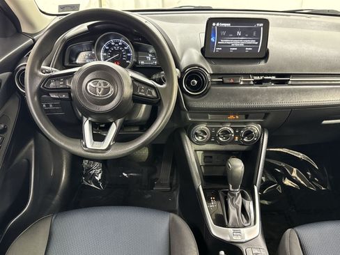 Used 2019 Toyota Yaris LE FWD image 35