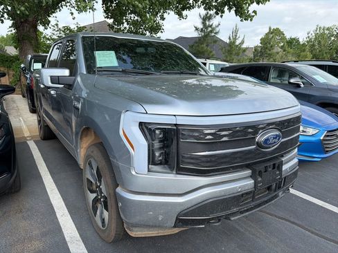 Used 2023 Ford F150 Lightning Platinum AWD/4WD image 2