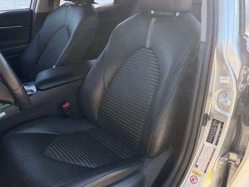 Used 2018 Toyota Camry SE FWD image 9