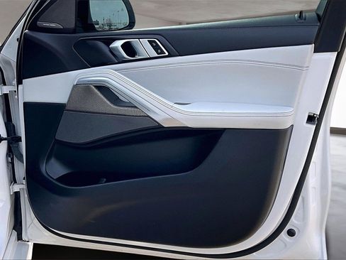 Used 2023 BMW X6 xDrive40i w/ M Sport Package image 19