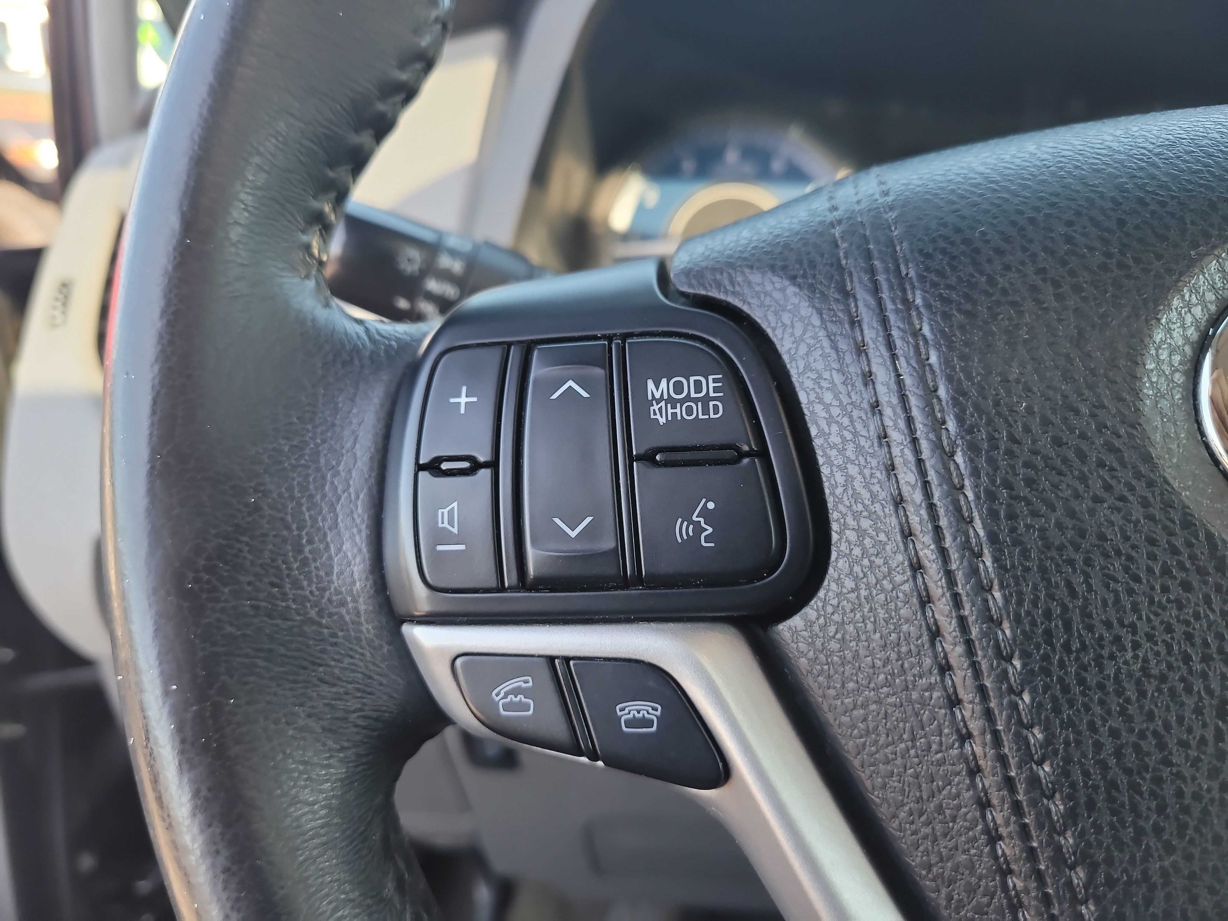 Used 2017 Toyota Sienna XLE w/ XLE Navigation Package AWD/4WD image 27