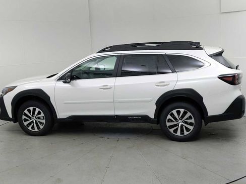 Certified 2025 Subaru Outback Premium image 6