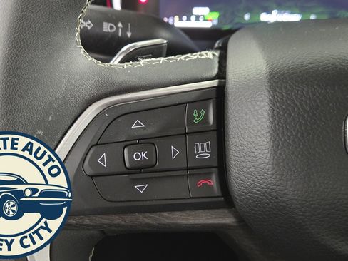 Used 2022 Jeep Grand Cherokee Limited 4xe image 12