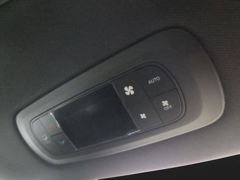 New 2026 Chrysler Pacifica Select image 33