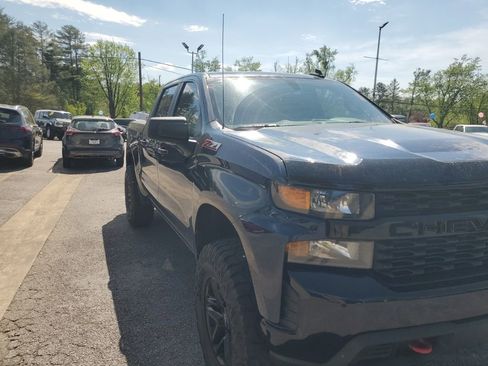 Used 2021 Chevrolet Silverado 1500 Custom Trail Boss w/ LPO, Dark Essentials Package image 4