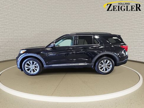 Used 2023 Ford Explorer XLT w/ Equipment Group 202A AWD/4WD image 8