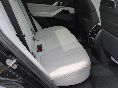 New 2026 BMW X5 xDrive40i w/ M Sport Package AWD/4WD image 22