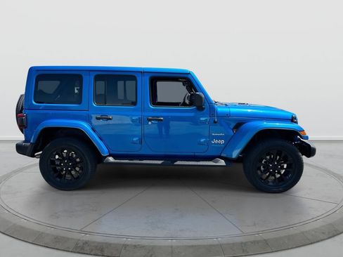 Used 2021 Jeep Wrangler Unlimited Sahara w/ Safety Group AWD/4WD image 9