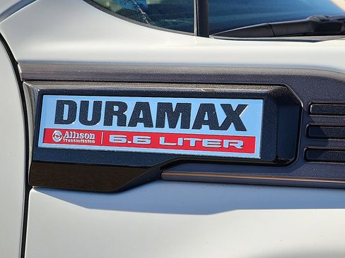 Used 2025 GMC Sierra 2500 AT4X image 8