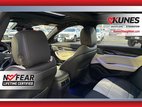 Used 2025 Cadillac CT5 V image 34
