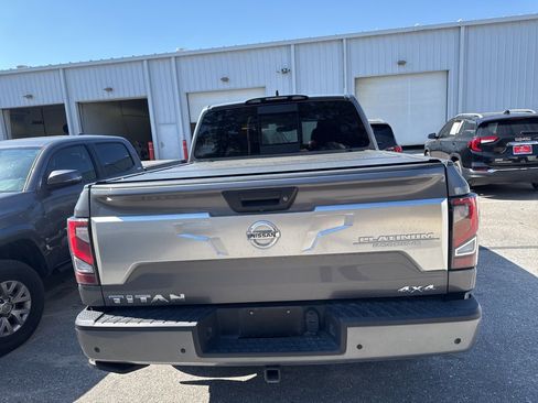 Used 2022 Nissan Titan Platinum Reserve w/ Moonroof Package image 9