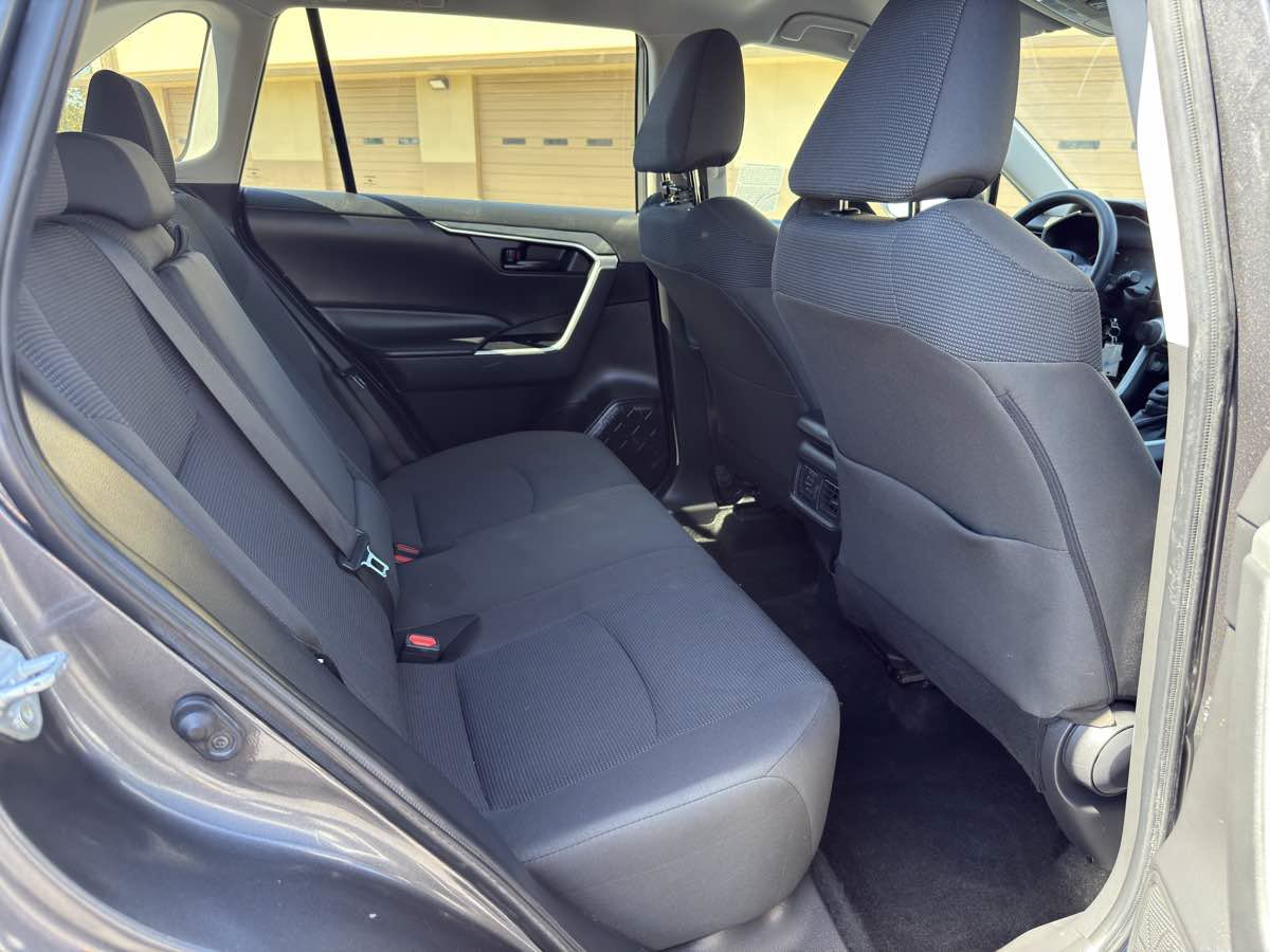 Used 2024 Toyota RAV4 LE FWD image 20