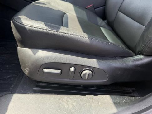 Used 2019 Chevrolet Malibu LT w/ Leather Package FWD image 14