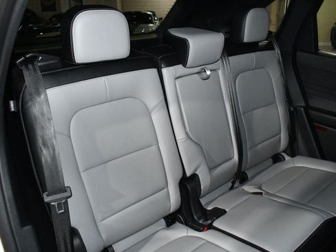 Used 2024 Ford Escape Platinum AWD/4WD image 18