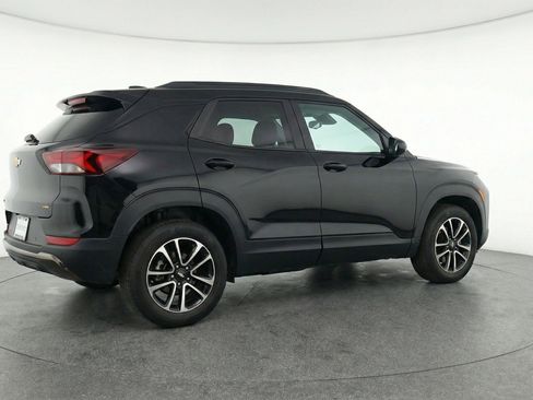 Used 2025 Chevrolet TrailBlazer LT FWD image 9